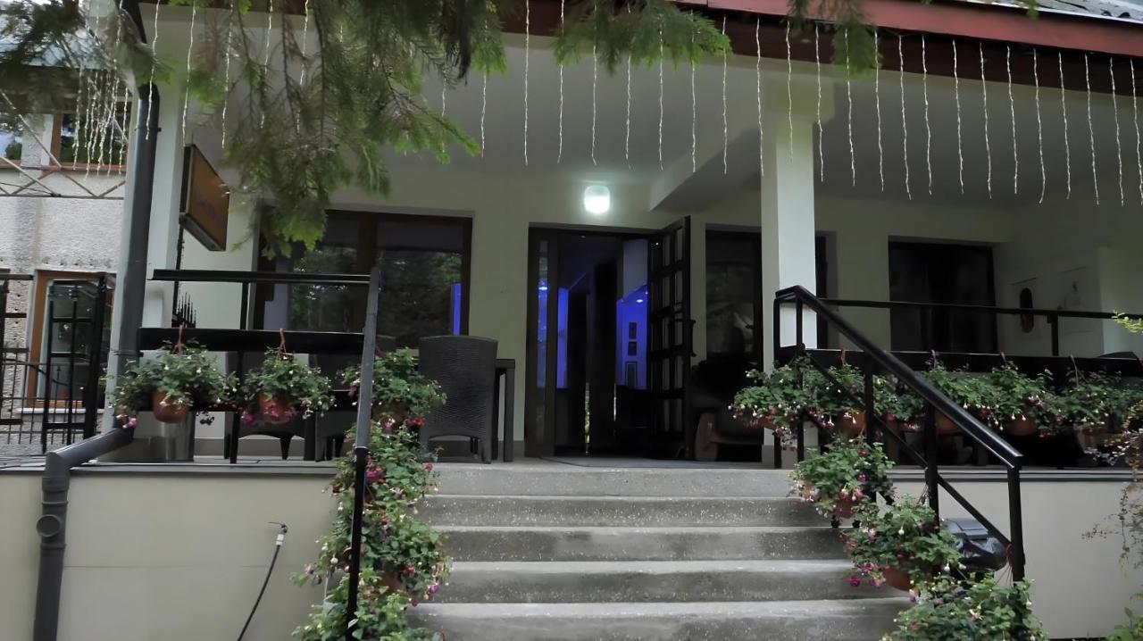 Dukat Hotel Horyniec Exterior photo